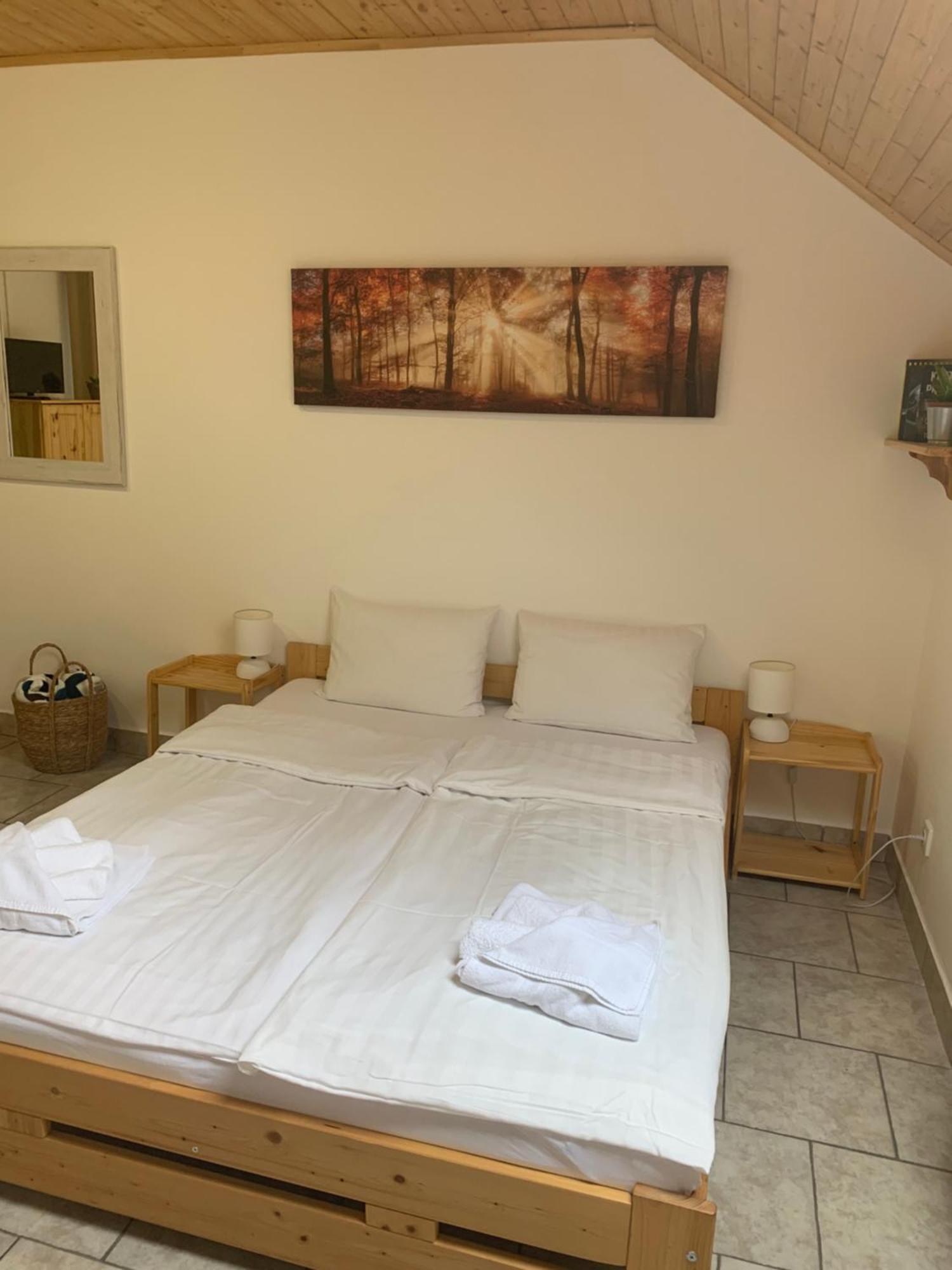 Penzion Pod Peci Lenora Buitenkant foto