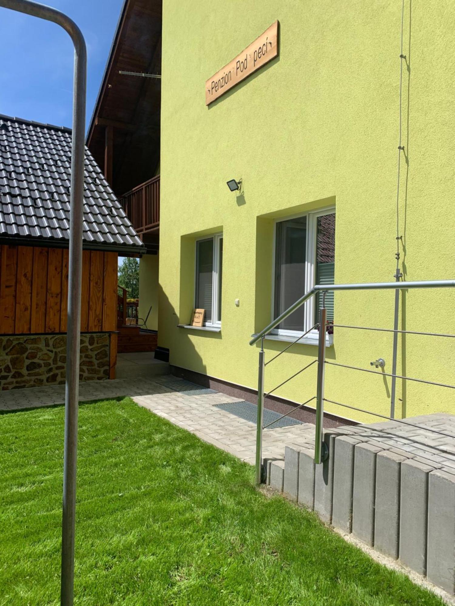 Penzion Pod Peci Lenora Buitenkant foto