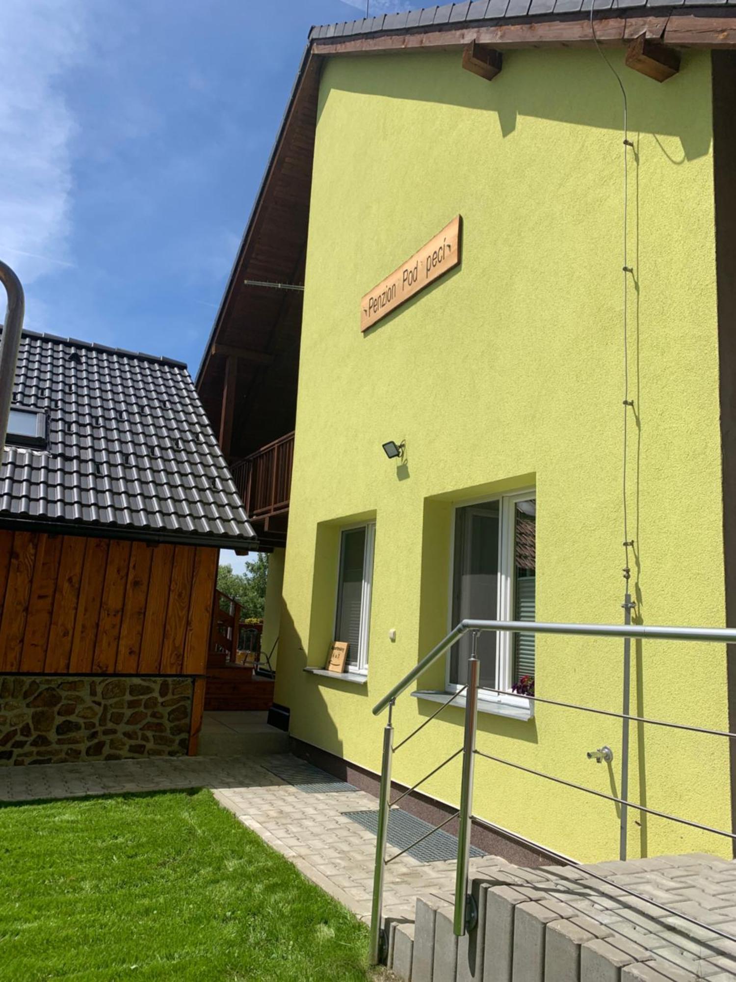 Penzion Pod Peci Lenora Buitenkant foto