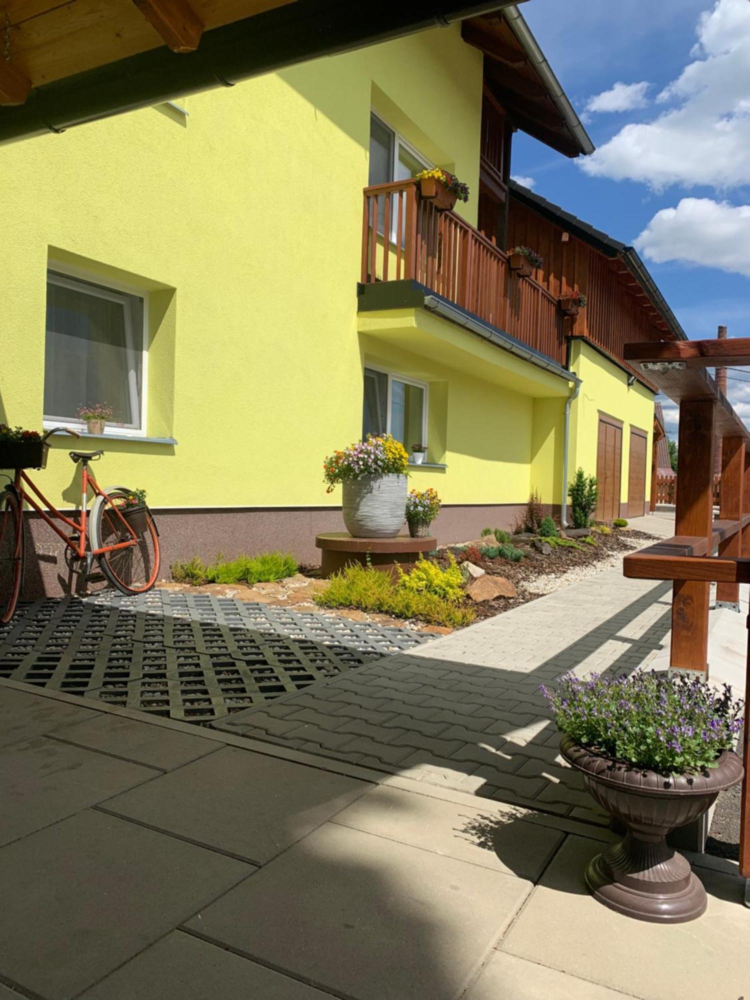 Penzion Pod Peci Lenora Buitenkant foto