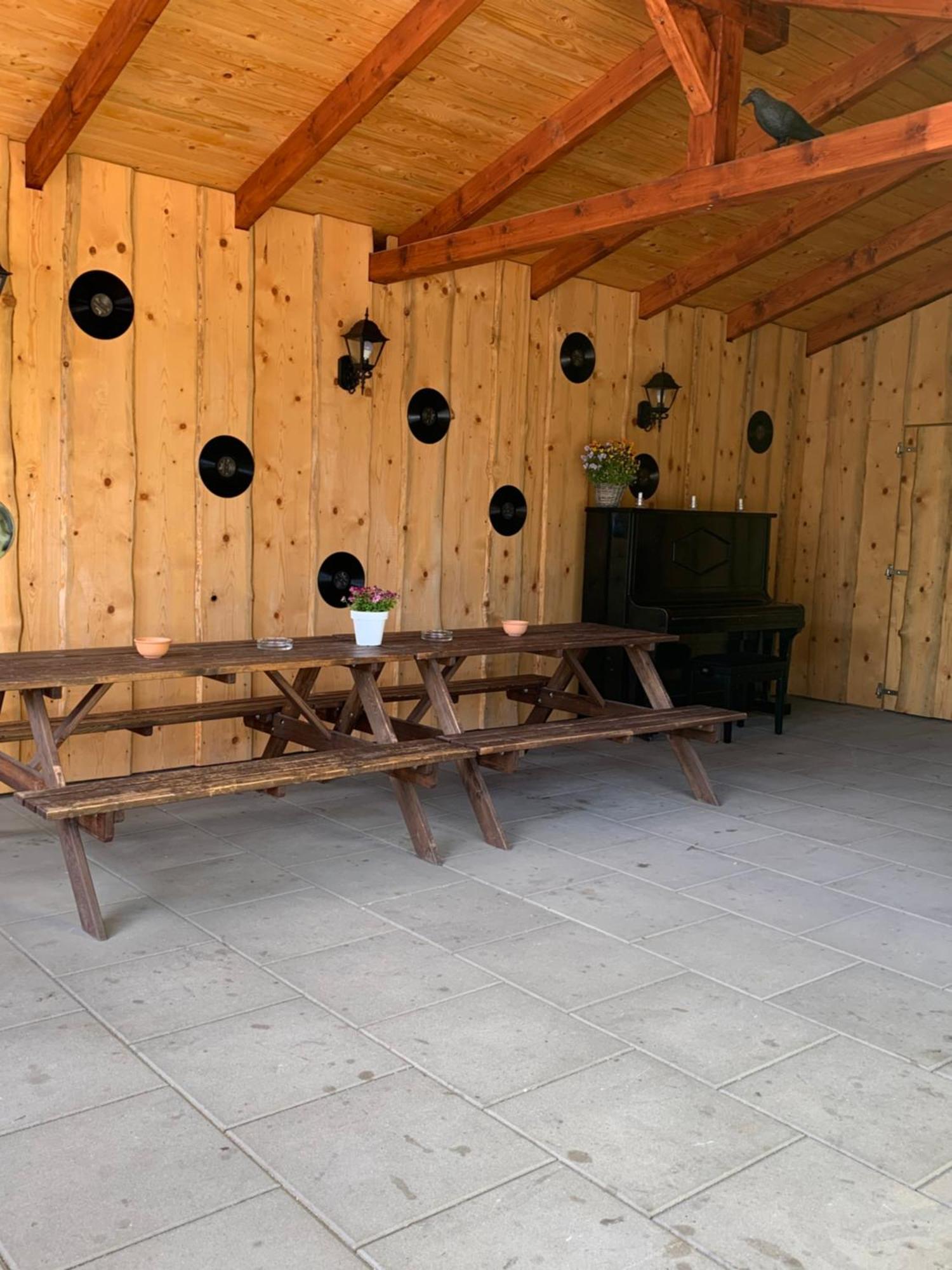 Penzion Pod Peci Lenora Buitenkant foto